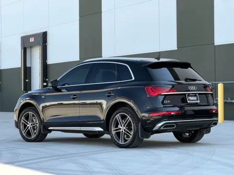 More photos of 2021 Audi Q5 e 55 Prestige at Noblesville Imports, IN