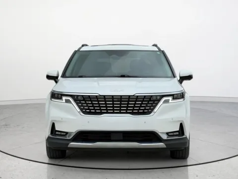 More photos of 2022 Kia Carnival SX Prestige at Noblesville Imports, IN