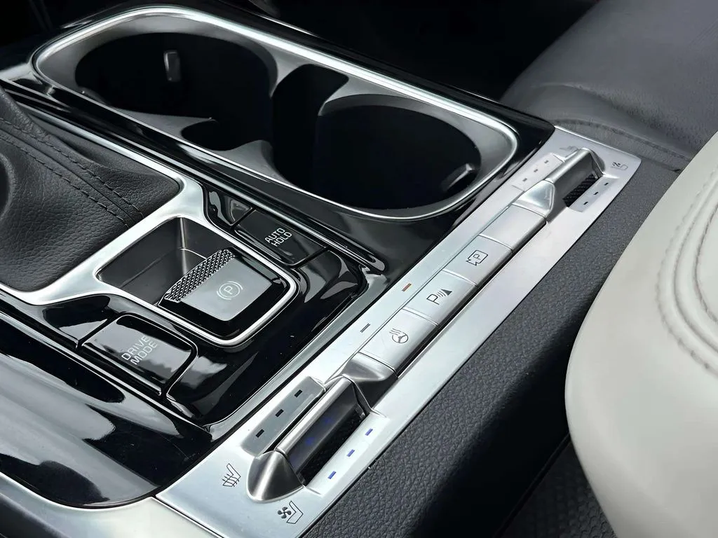 2022 Kia Carnival SX Prestige - Photo 11