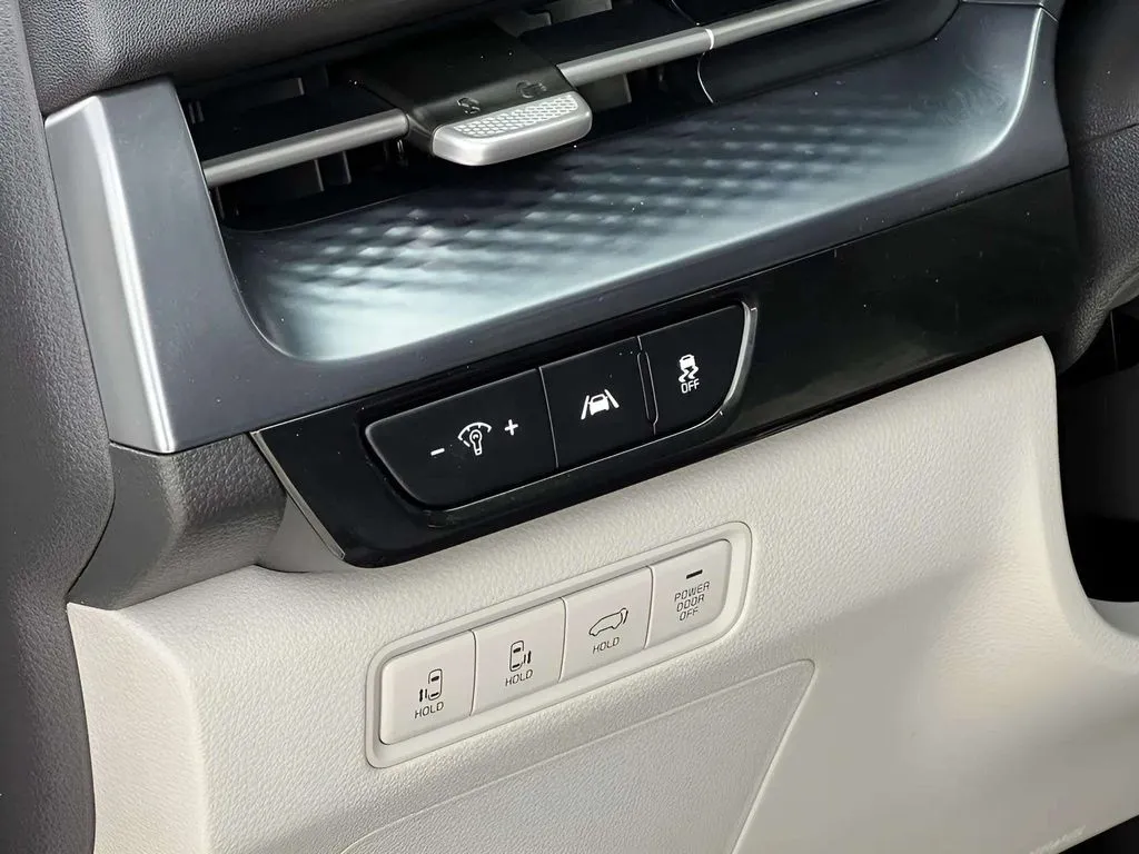 2022 Kia Carnival SX Prestige - Photo 17