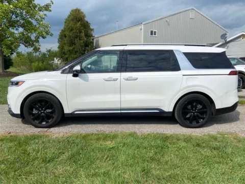 Photos of 2022 Kia Carnival SX Prestige for sale in Noblesville, IN at Noblesville Imports