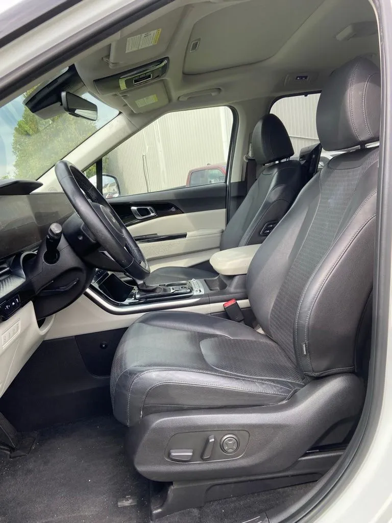 2022 Kia Carnival SX Prestige - Photo 11