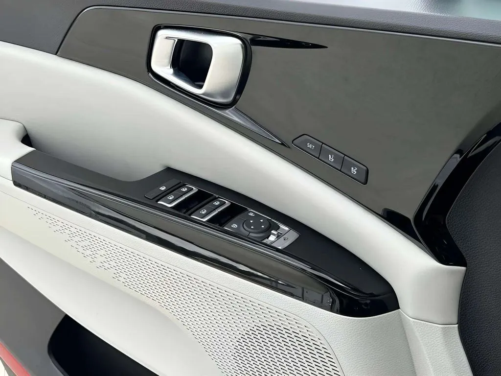 2022 Kia Carnival SX Prestige - Photo 42