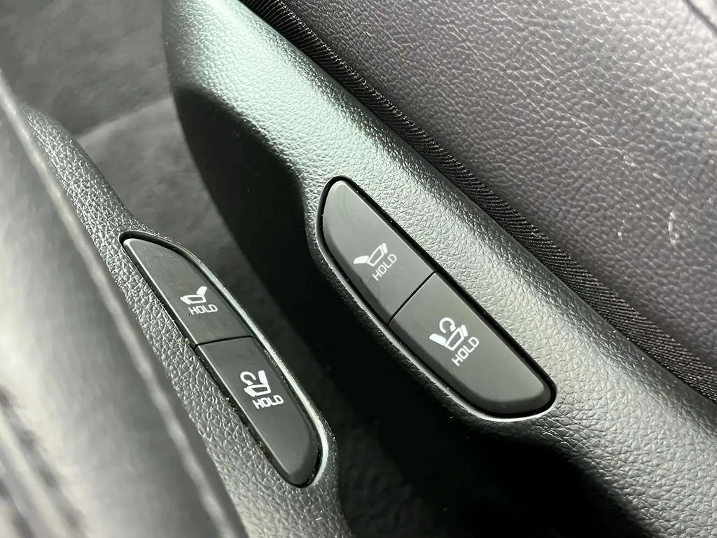 2022 Kia Carnival SX Prestige - Photo 23