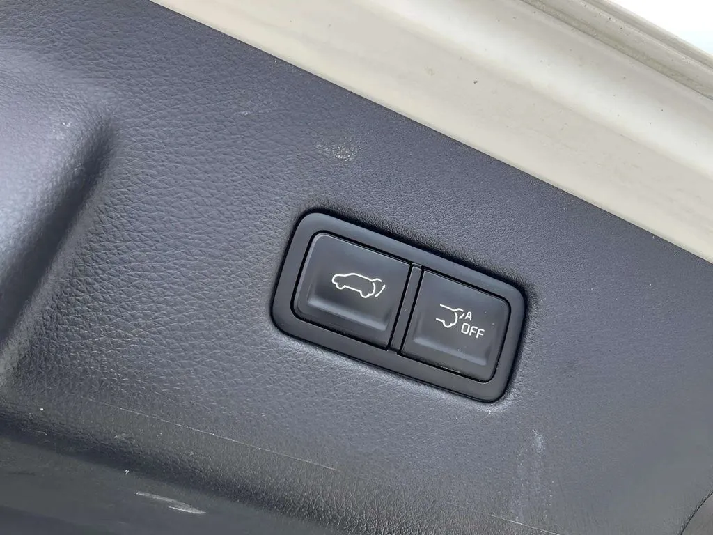 2022 Kia Carnival SX Prestige - Photo 31