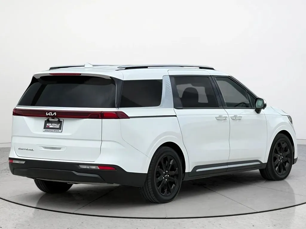 2022 Kia Carnival SX Prestige - Photo 3