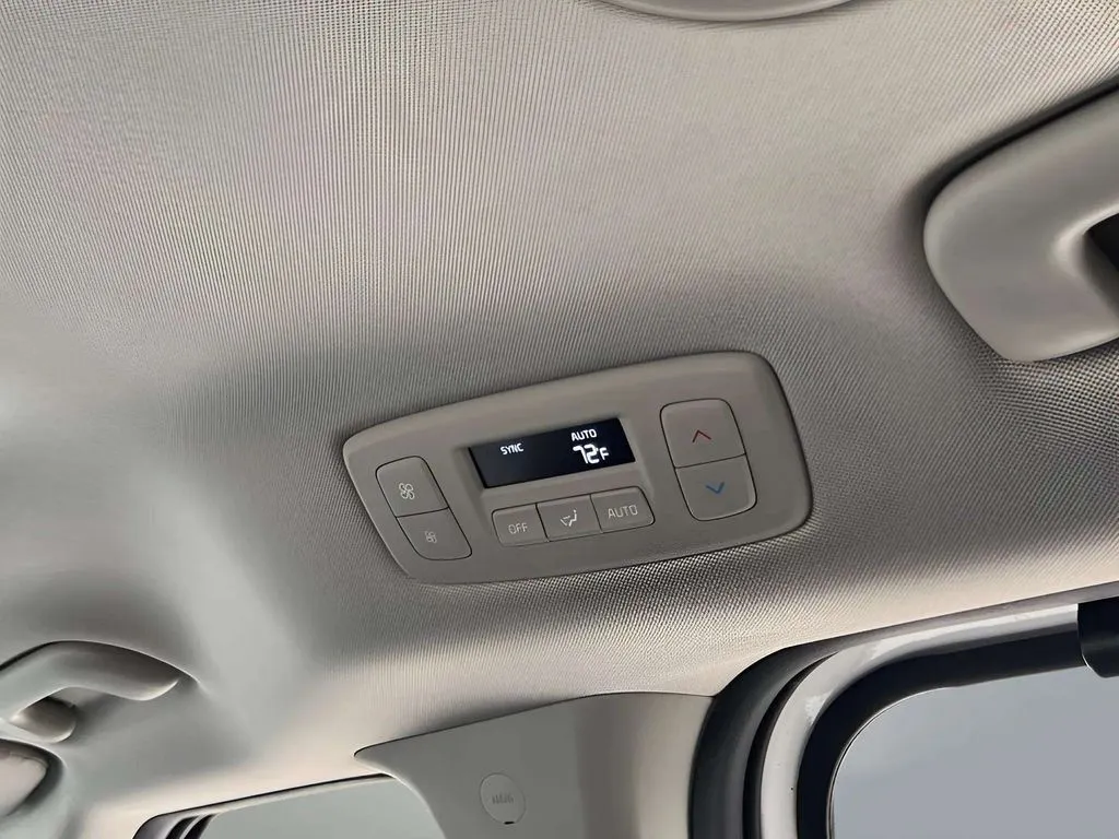 2022 Kia Carnival SX Prestige - Photo 29