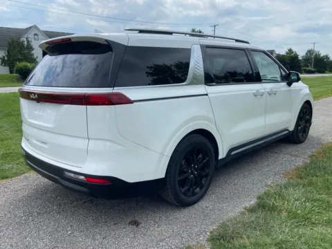 More photos of 2022 Kia Carnival SX Prestige at Noblesville Imports, IN