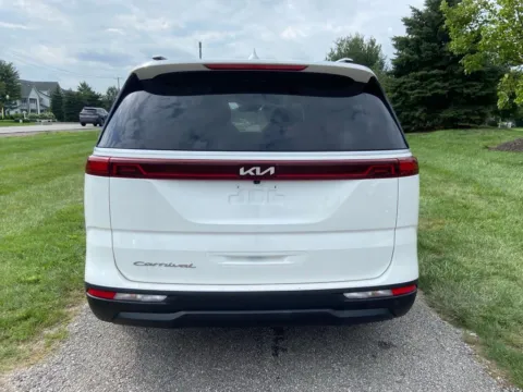 More photos of 2022 Kia Carnival SX Prestige at Noblesville Imports, IN
