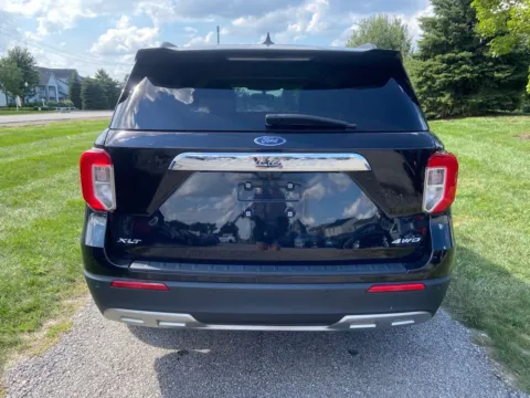 More photos of 2023 Ford Explorer XLT at Noblesville Imports, IN
