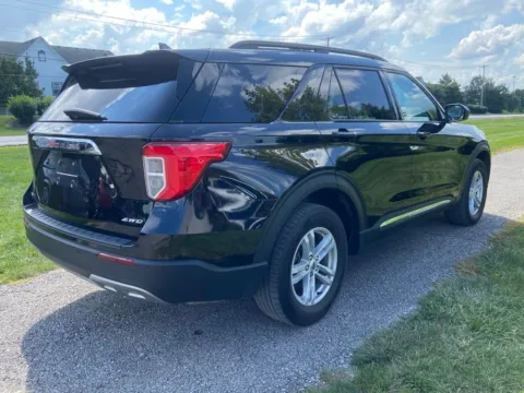 More photos of 2023 Ford Explorer XLT at Noblesville Imports, IN