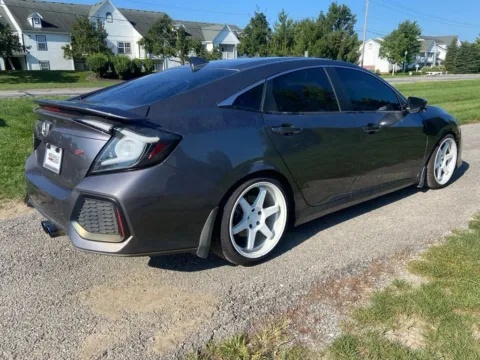 More photos of 2018 Honda Civic Si at Noblesville Imports, IN