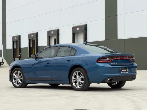 More photos of 2022 Dodge Charger SXT at Noblesville Imports, IN