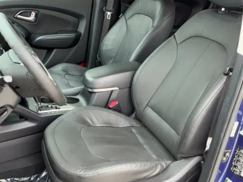 More photos of 2013 Hyundai Tucson Limited at Noblesville Imports, IN