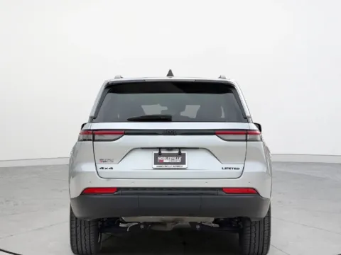 More photos of 2023 Jeep Grand Cherokee Limited at Noblesville Imports, IN