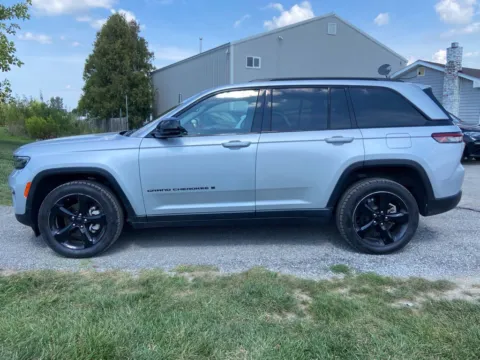 Photos of 2023 Jeep Grand Cherokee Limited for sale in Noblesville, IN at Noblesville Imports