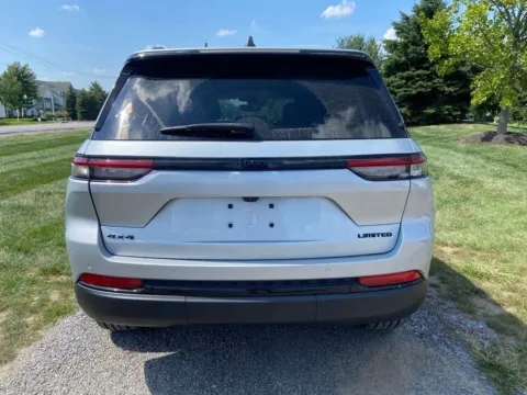 More photos of 2023 Jeep Grand Cherokee Limited at Noblesville Imports, IN