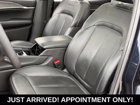 More photos of 2023 Jeep Grand Cherokee L Overland at Noblesville Imports, IN