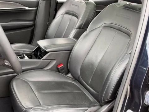 More photos of 2023 Jeep Grand Cherokee L Overland at Noblesville Imports, IN