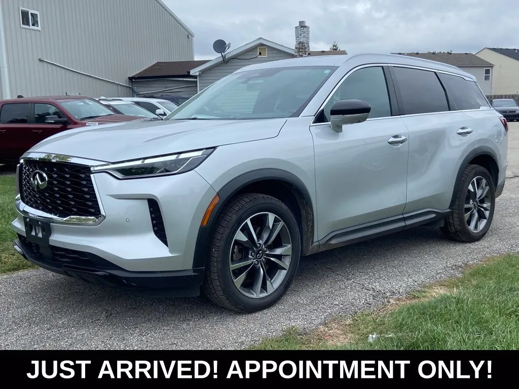 Silver 2023 INFINITI QX60 LUXE for sale in Noblesville, IN