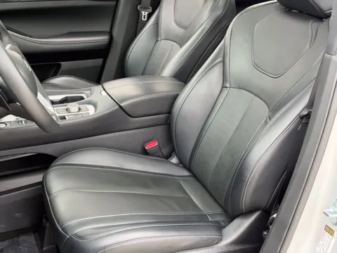 More photos of 2023 INFINITI QX60 LUXE at Noblesville Imports, IN