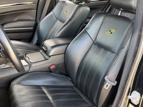 More photos of 2022 Chrysler 300 S at Noblesville Imports, IN
