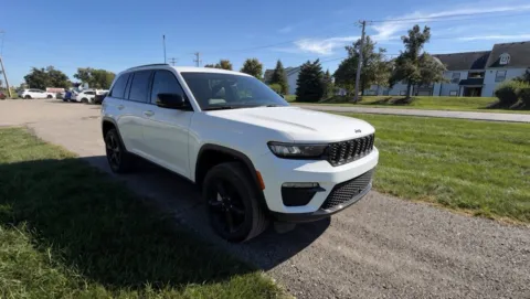 More photos of 2023 Jeep Grand Cherokee Limited at Noblesville Imports, IN