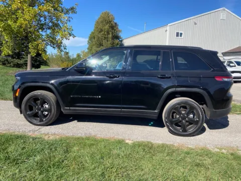 Photos of 2023 Jeep Grand Cherokee Limited for sale in Noblesville, IN at Noblesville Imports