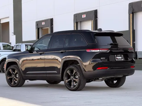 More photos of 2023 Jeep Grand Cherokee Limited at Noblesville Imports, IN