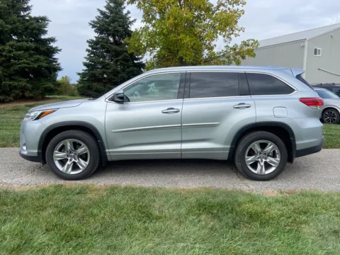 Photos of 2018 Toyota Highlander Limited for sale in Noblesville, IN at Noblesville Imports