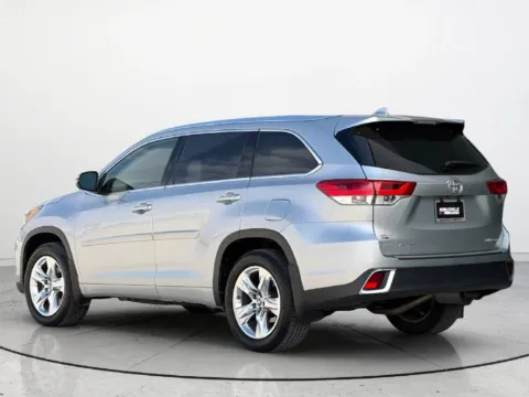 Photos of 2018 Toyota Highlander Limited for sale in Noblesville, IN at Noblesville Imports