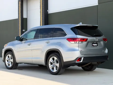 Photos of 2018 Toyota Highlander Limited for sale in Noblesville, IN at Noblesville Imports