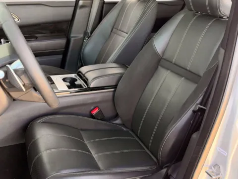 More photos of 2019 Land Rover Range Rover Velar SE R-Dynamic at Noblesville Imports, IN