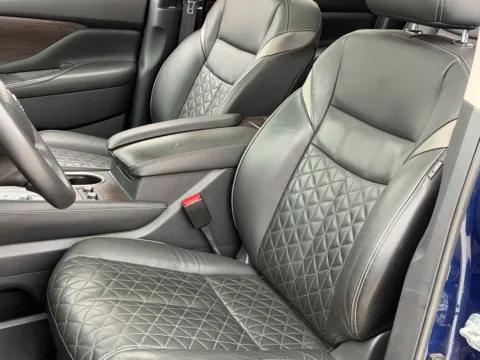 More photos of 2020 Nissan Murano Platinum at Noblesville Imports, IN