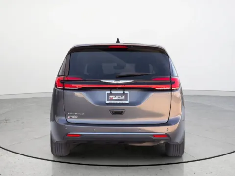 More photos of 2023 Chrysler Pacifica Touring L at Noblesville Imports, IN