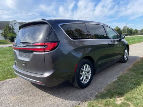 More photos of 2023 Chrysler Pacifica Touring L at Noblesville Imports, IN