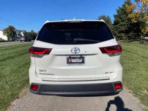 More photos of 2019 Toyota Highlander XLE at Noblesville Imports, IN
