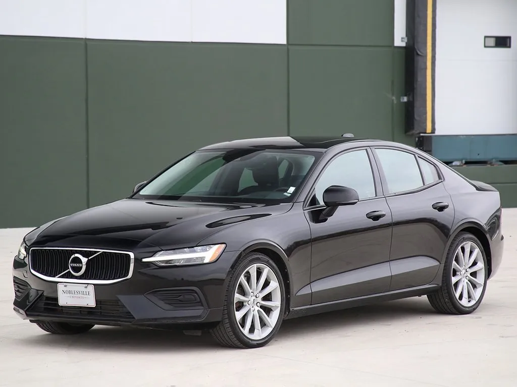 Used 2020 Volvo S60 T6 Momentum for sale in Noblesville, IN at