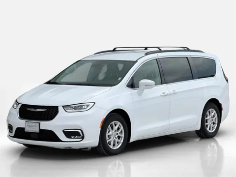 White 2022 Chrysler Pacifica Touring L for sale in Noblesville, IN