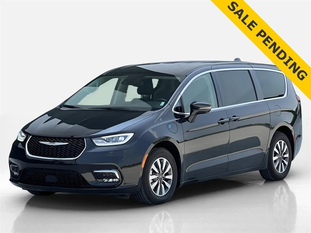 2022 Chrysler Pacifica Hybrid Touring L for sale in Noblesville, IN