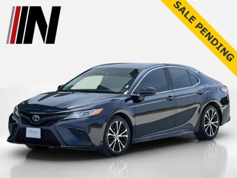 Green 2018 Toyota Camry SE for sale in Noblesville, IN