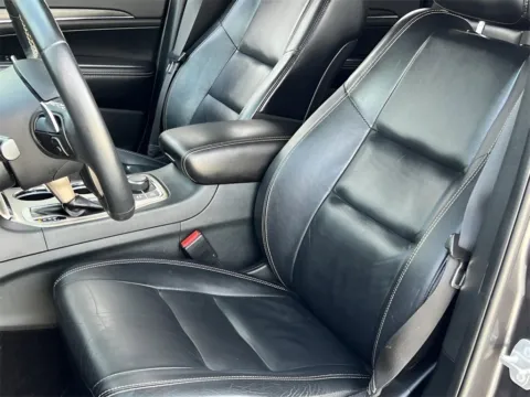 More photos of 2017 Jeep Grand Cherokee Limited at Noblesville Imports, IN