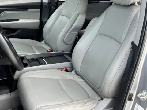 More photos of 2020 Honda Odyssey Touring at Noblesville Imports, IN