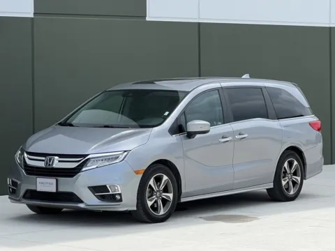 Silver 2020 Honda Odyssey Touring for sale in Noblesville, IN