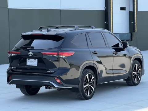 More photos of 2022 Toyota Highlander XSE at Noblesville Imports, IN