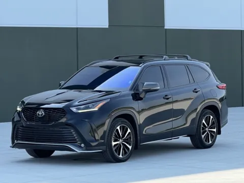 Black 2022 Toyota Highlander XSE for sale in Noblesville, IN