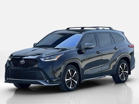Black 2022 Toyota Highlander XSE for sale in Noblesville, IN