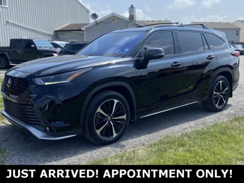 Black 2022 Toyota Highlander XSE for sale in Noblesville, IN
