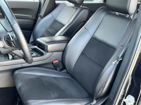 More photos of 2022 Dodge Durango R/T at Noblesville Imports, IN