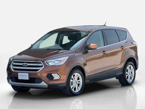 Red 2017 Ford Escape SE for sale in Noblesville, IN